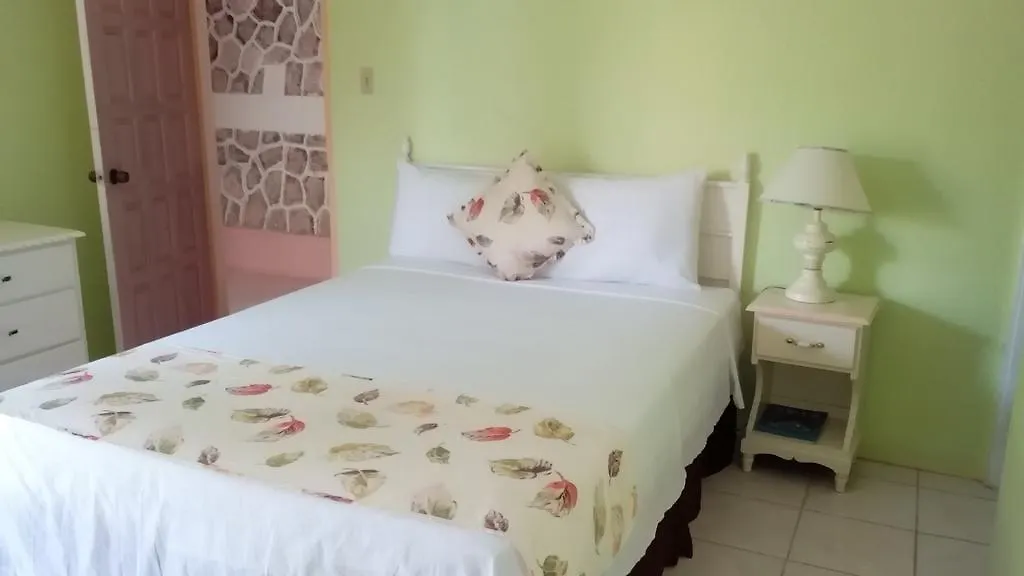 *** Hotel Silver Creek Resort Runaway Bay Jamaica