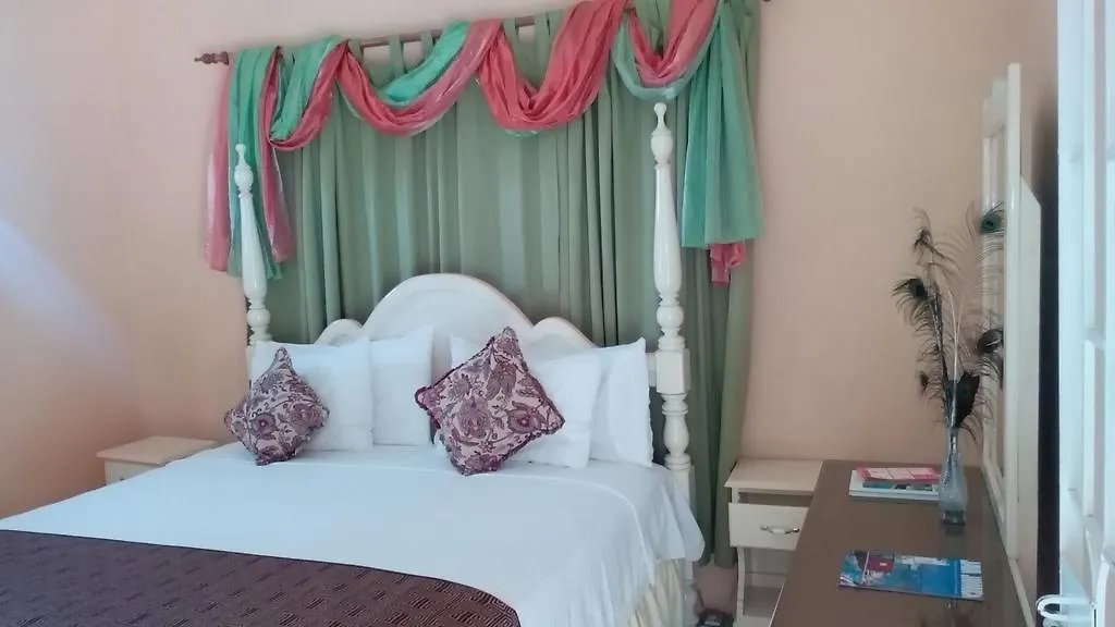 Silver Creek Resort Runaway Bay Hotel
