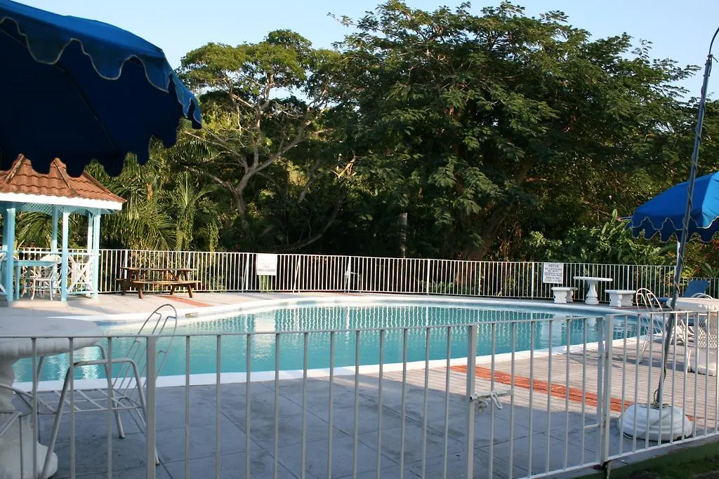 Silver Creek Resort Runaway Bay 3*,