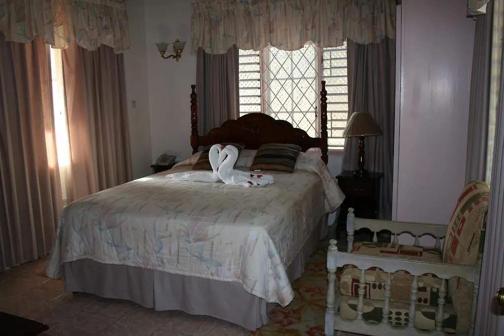 Silver Creek Resort Runaway Bay Hotel