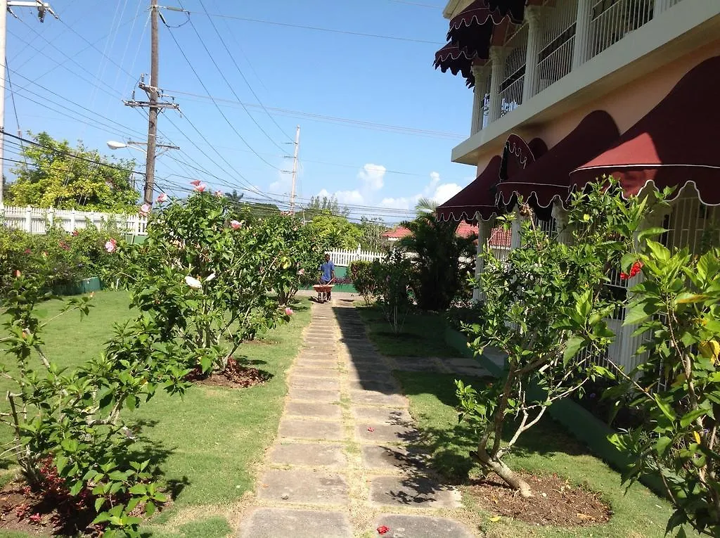 *** Hotel Silver Creek Resort Runaway Bay Jamaica