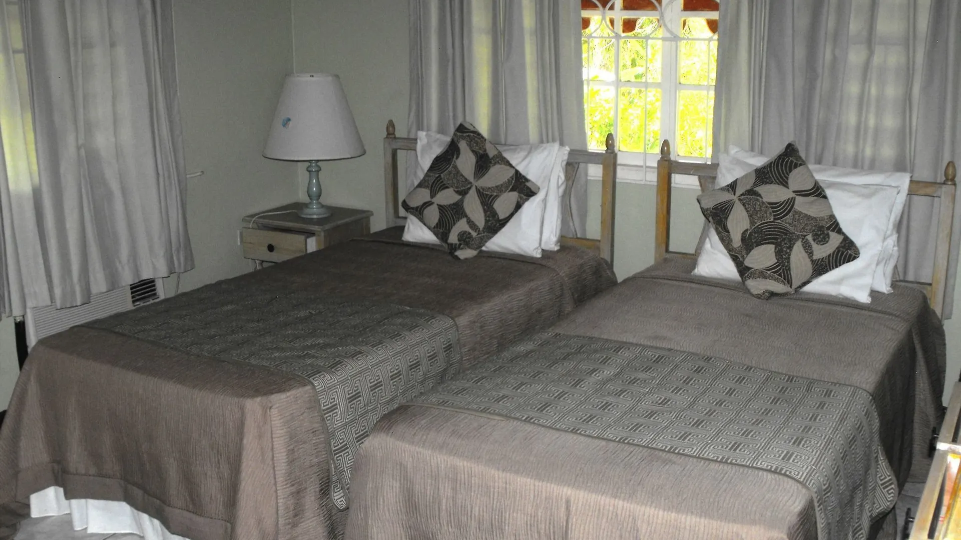 Silver Creek Resort Runaway Bay 3*,